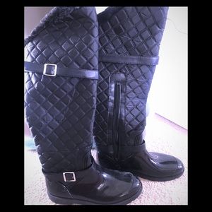 Black snow rain boots